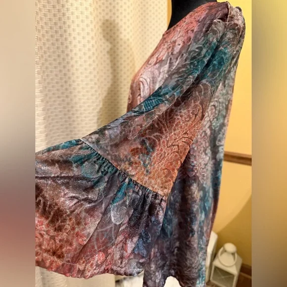 bryn Walker Fran Top in the Moondance featuring velvet burnout fabric Blouse - Picture 4 of 9